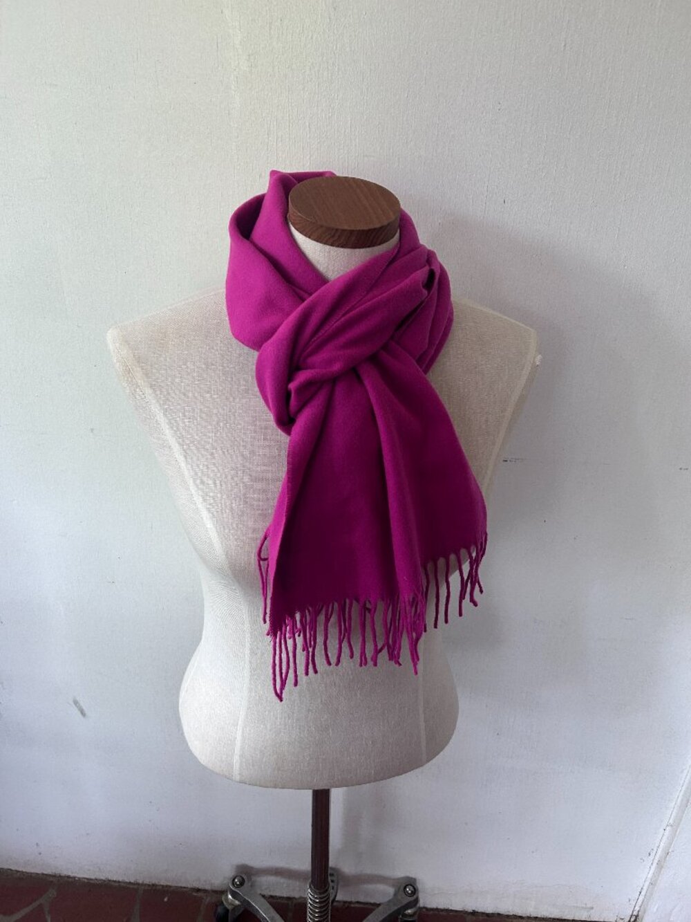 V. Fraas Cashmink Pink Scarf Fringe Made in Germany Magenta Barbiecore